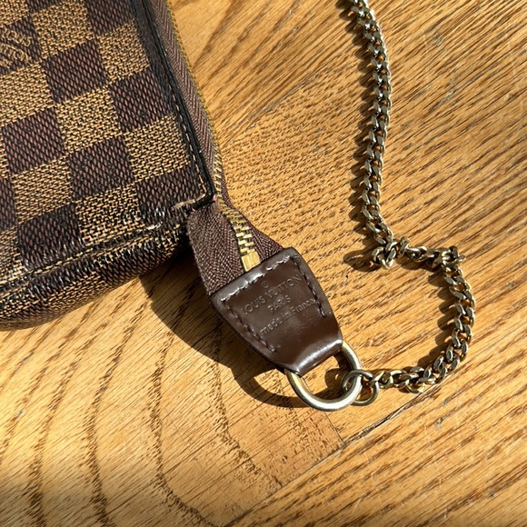Louis Vuitton Damier Ebene Mini Pochette Accessoires Bag - Picture 7 of 8